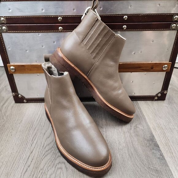 NWOB Botkier Leather Everyday Chelsea Boots size 9.5 - Picture 1 of 9